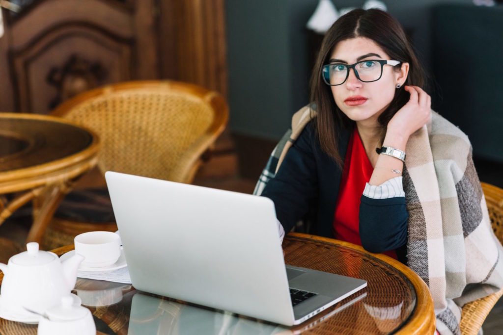 Kupno markowych oprawek może być inwestycją, ale zdecydowanie warto
